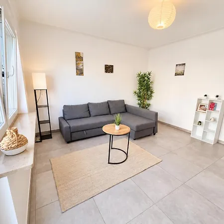 Appartement - 3 Chambres, 6 Voyageurs - Tram A 2 Min