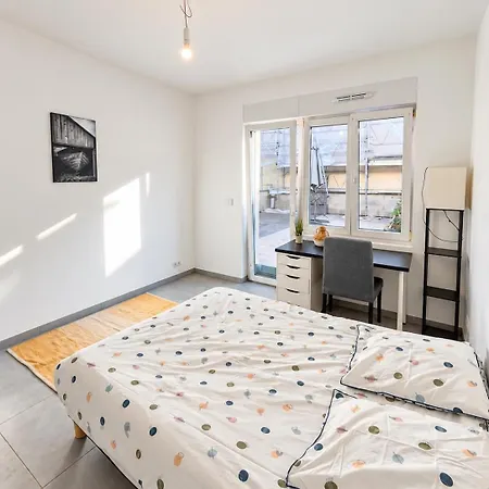 Appartement - 3 Chambres, 6 Voyageurs - Tram A 2 Min